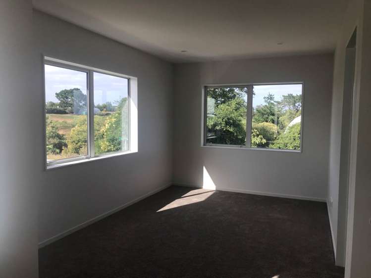 2 Hemopo Street Pukekohe_11