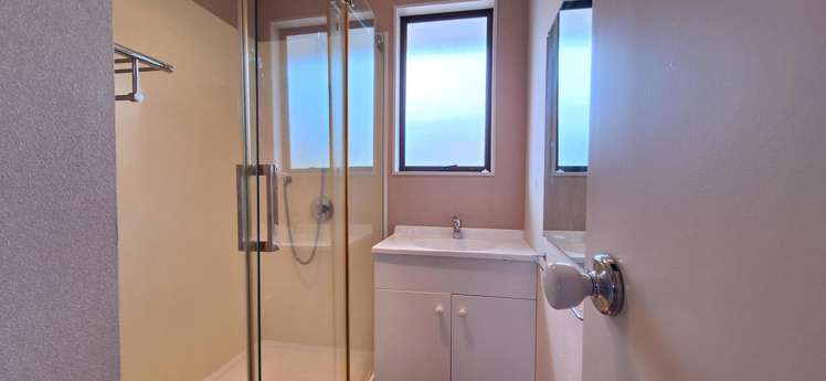 76 Staveley Avenue 10044_8
