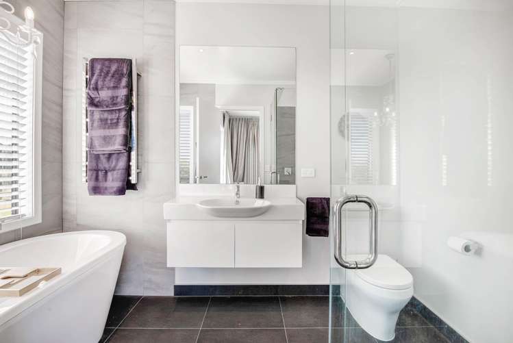 242 Hillcrest Road Wainui_20