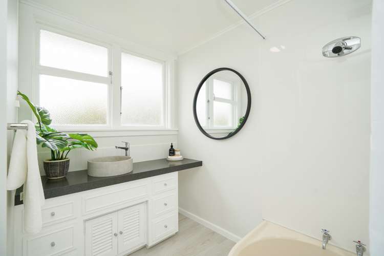 90 Saturn Street Strathern_11