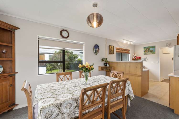 4 Gates Road Waikanae Beach_3