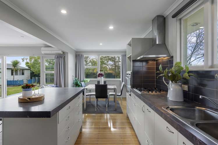 19 Esk Place Aranui_9