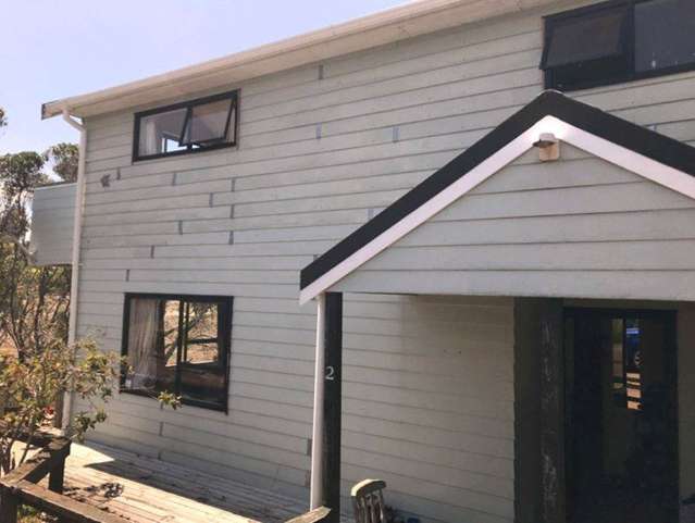 SPACIOUS HOME ON SUNNYNOOK RESERVE
