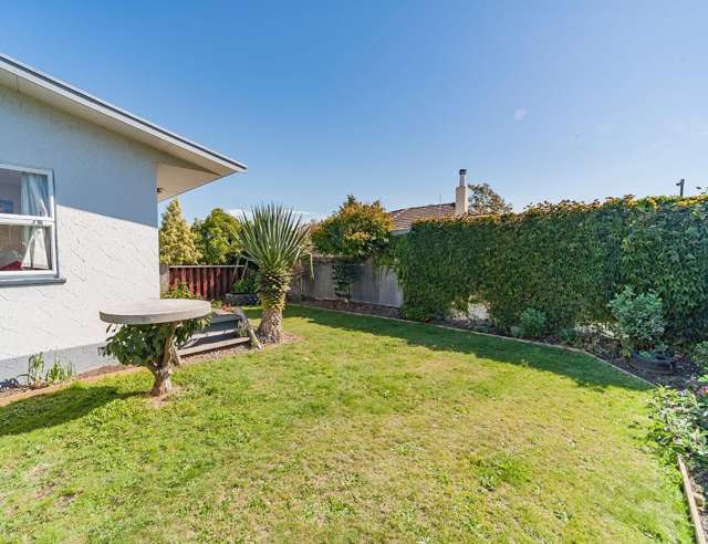 2/3 Kipling Crescent 10816_1