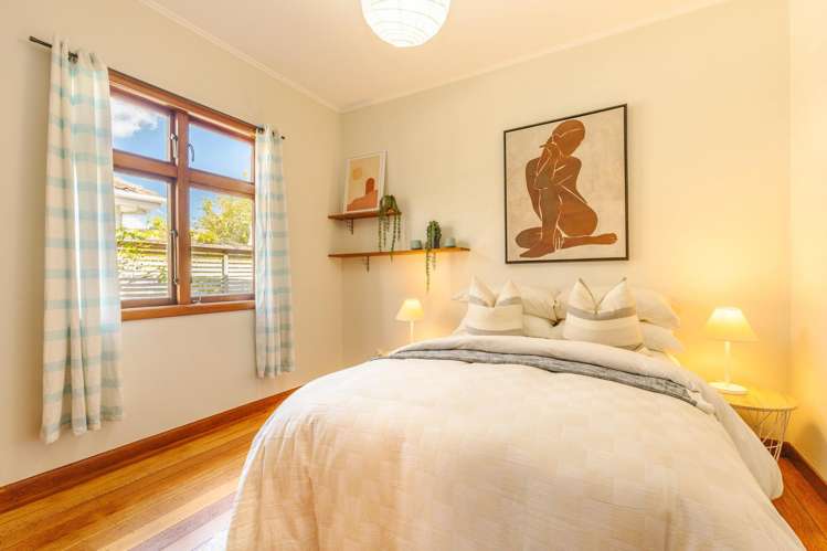 26 Jenner Road Toi Toi_12