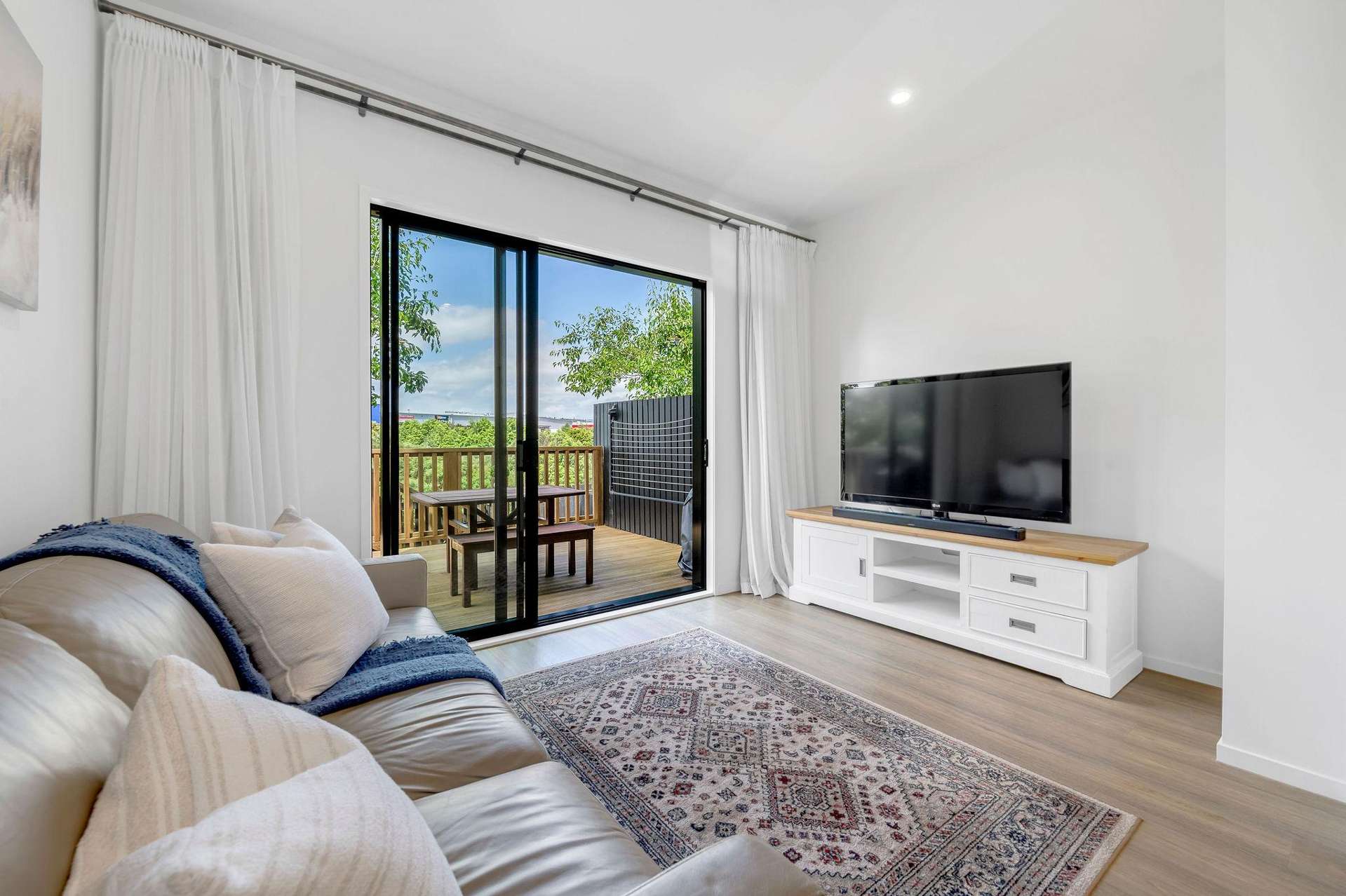 27/47A Huntington Drive Huntington Park_0