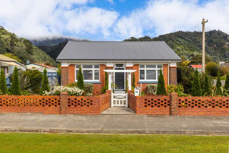 64 Broadway Picton_2