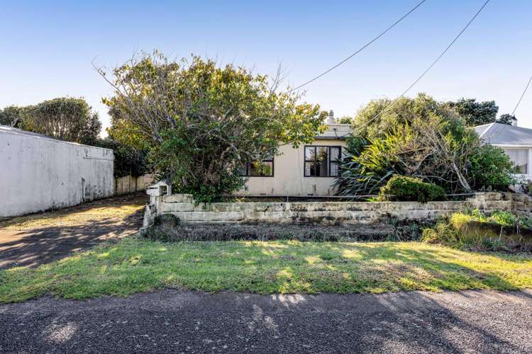 87 Whitcombe Road Opunake_1