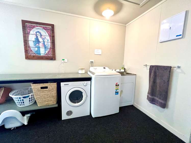 5c Sunshine Rise Raglan_44