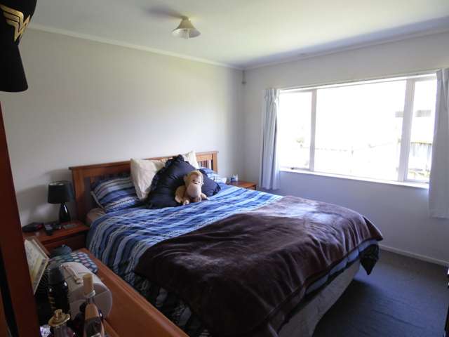 27a Essex Street Te Atatu South_3