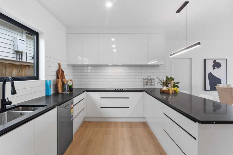 4 Korowhiti Road Clarks Beach_6