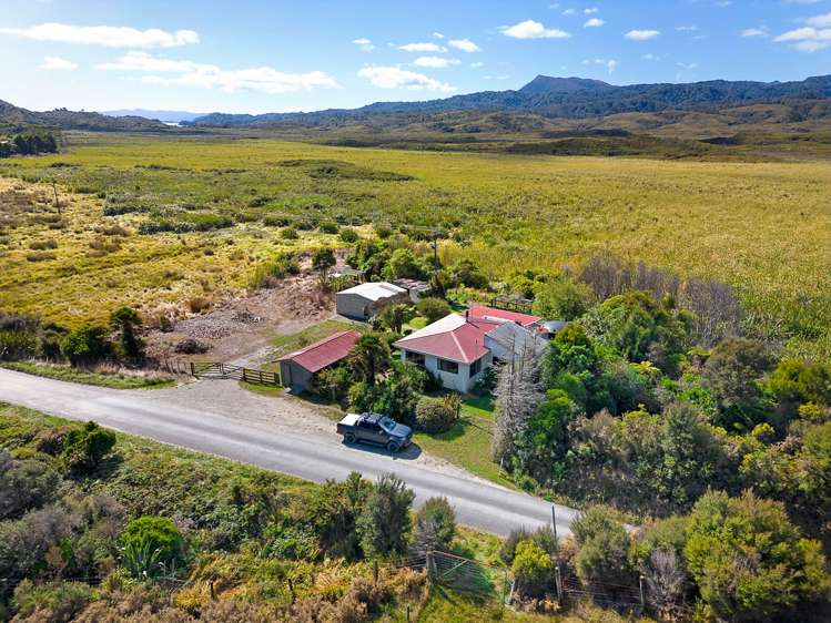 2083 Dry Road, Mangarakau Golden Bay_16