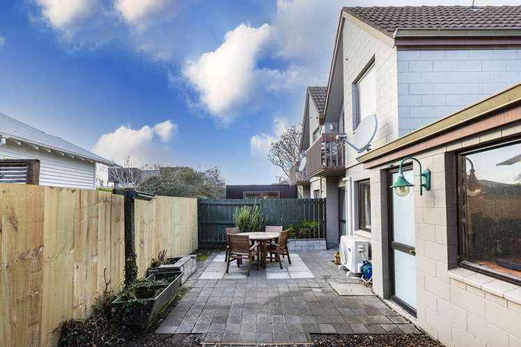 2/135 Stanmore Road Linwood_12