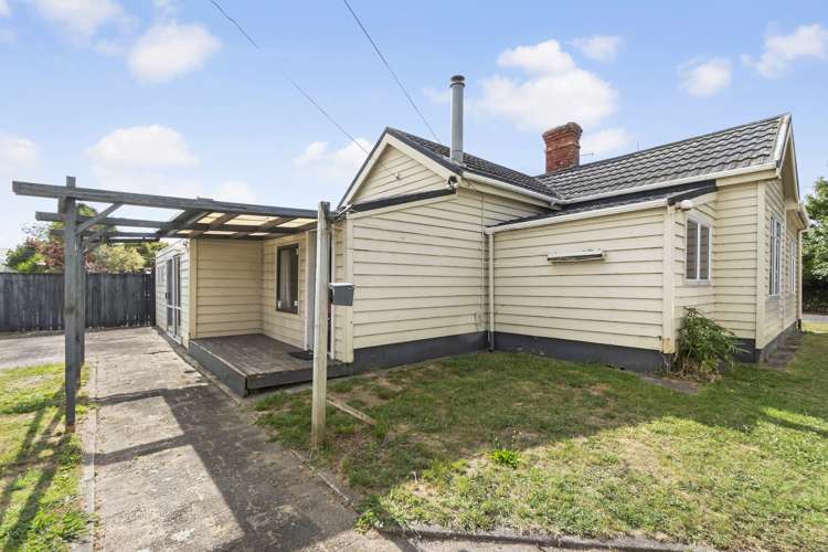 276 Fox Street Hamilton East_12