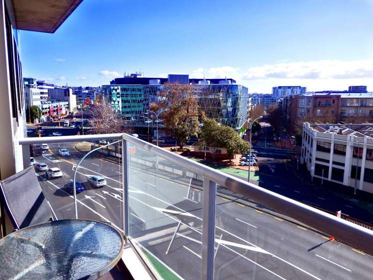 302/1 Hobson Street Auckland Central_4