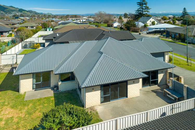 86 Covent Drive Stoke_18