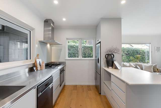 318 Queens Drive Lyall Bay_4