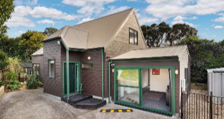 8 Higgs Road_0