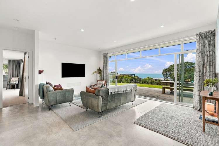 33 Lax Crescent Leigh_11