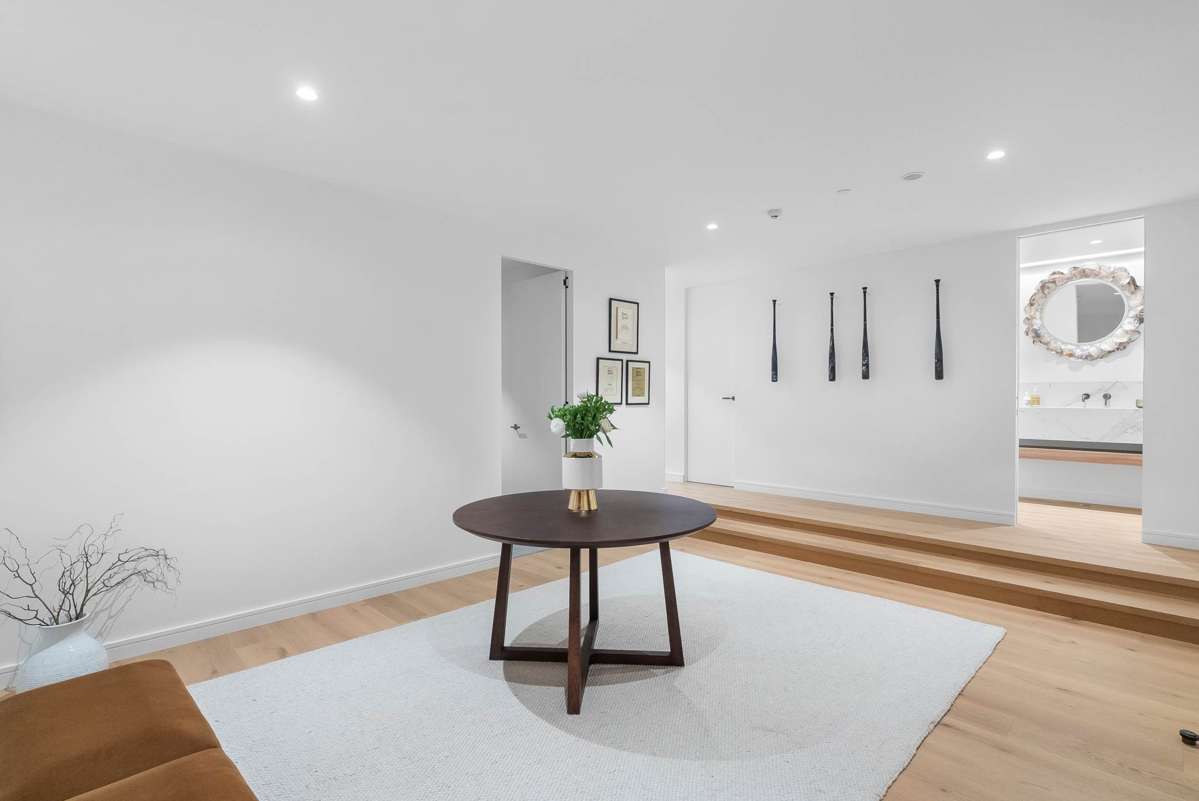 605-609/8 Hereford Street_5
