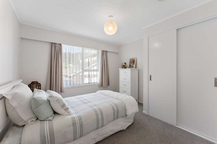 37 Holland Street Wainuiomata_15