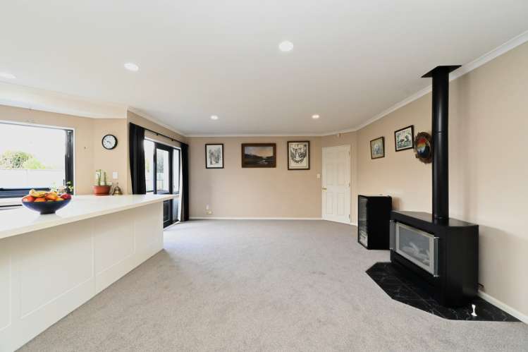 81 Kensington Drive Taradale_10