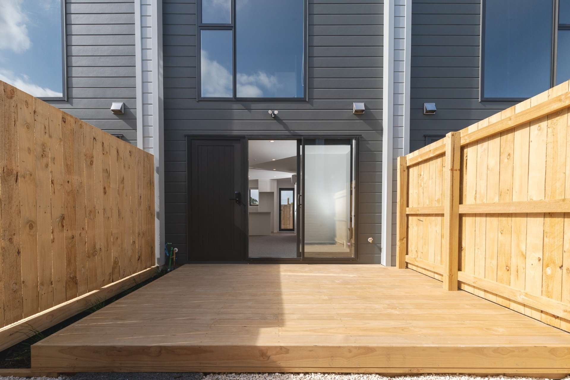 12/30-32 Bowater Place 10686_0