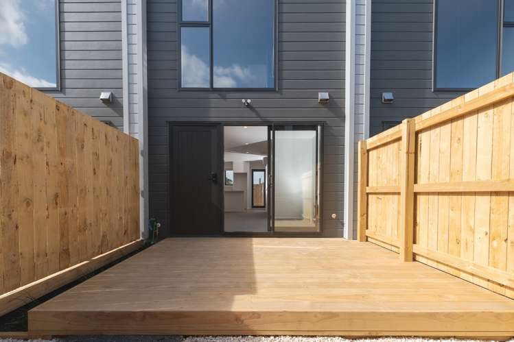 12/30-32 Bowater Place_0