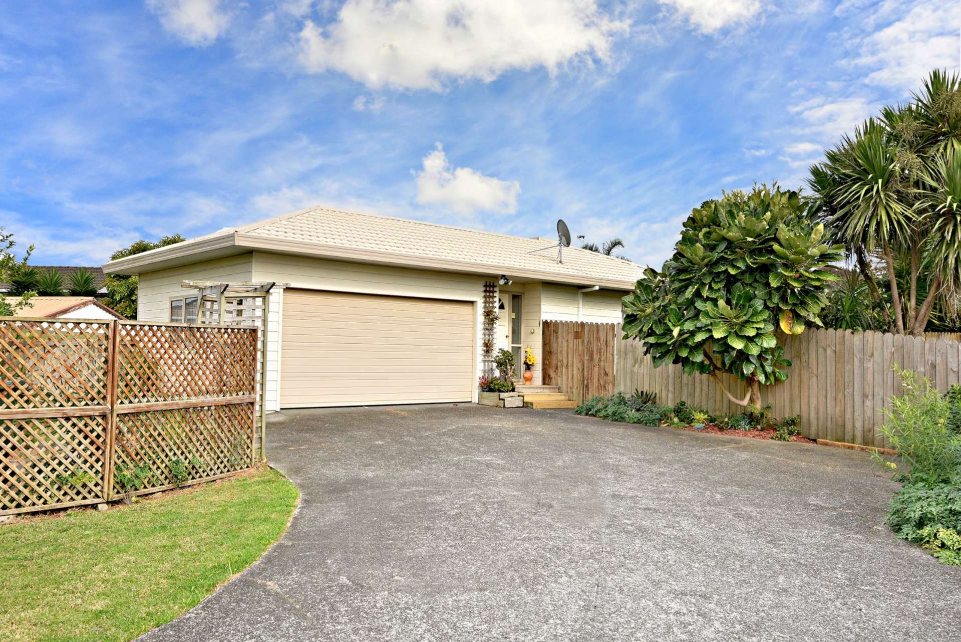 1/105 Carnoustie Drive Wattle Downs_0