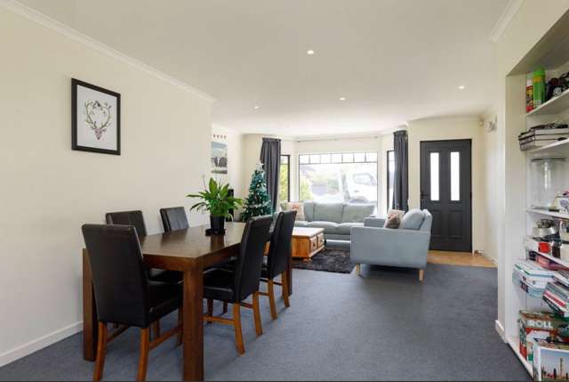 12A Landsdowne Terrace Karori_1