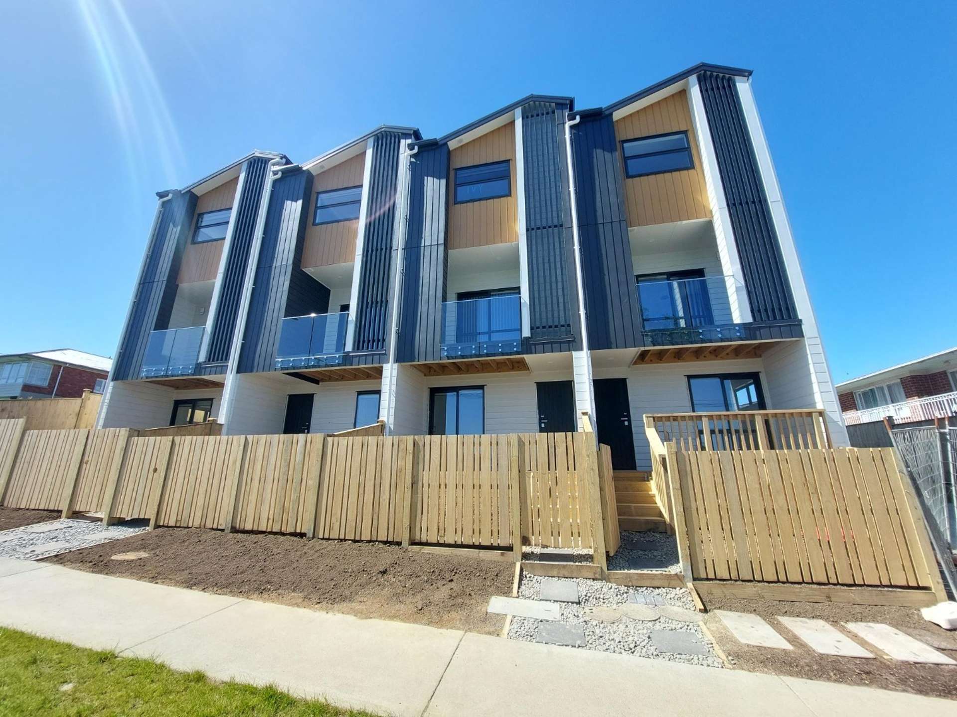 6/10 Newington Road Henderson_0