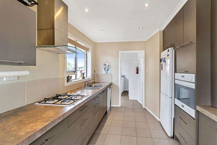 38 Sandown Crescent Aranui_9