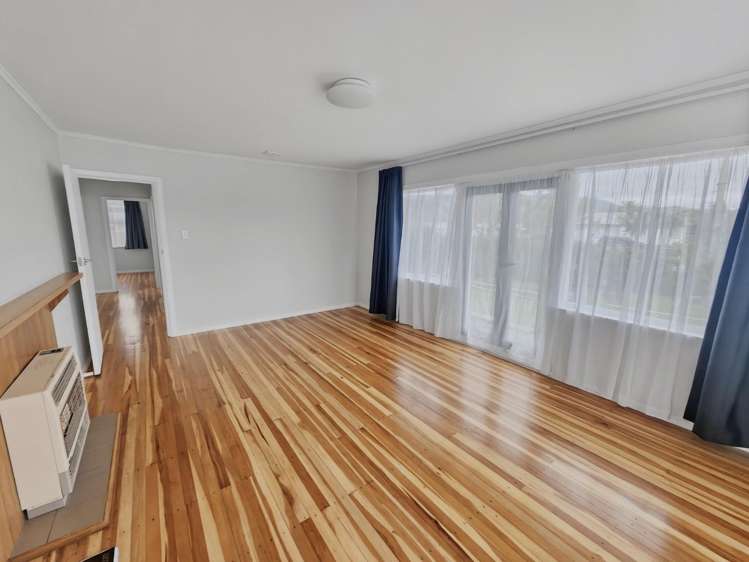 2 Miles Crescent 10629_4