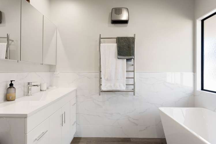 64 Athlone Drive Cambridge_33