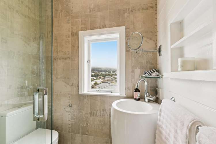 51 Scarborough Terrace Mount Victoria_20