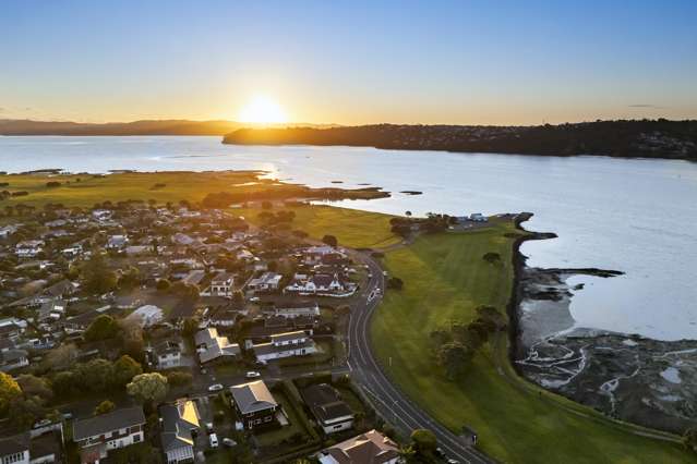 77 Kiwi Esplanade Mangere Bridge_1