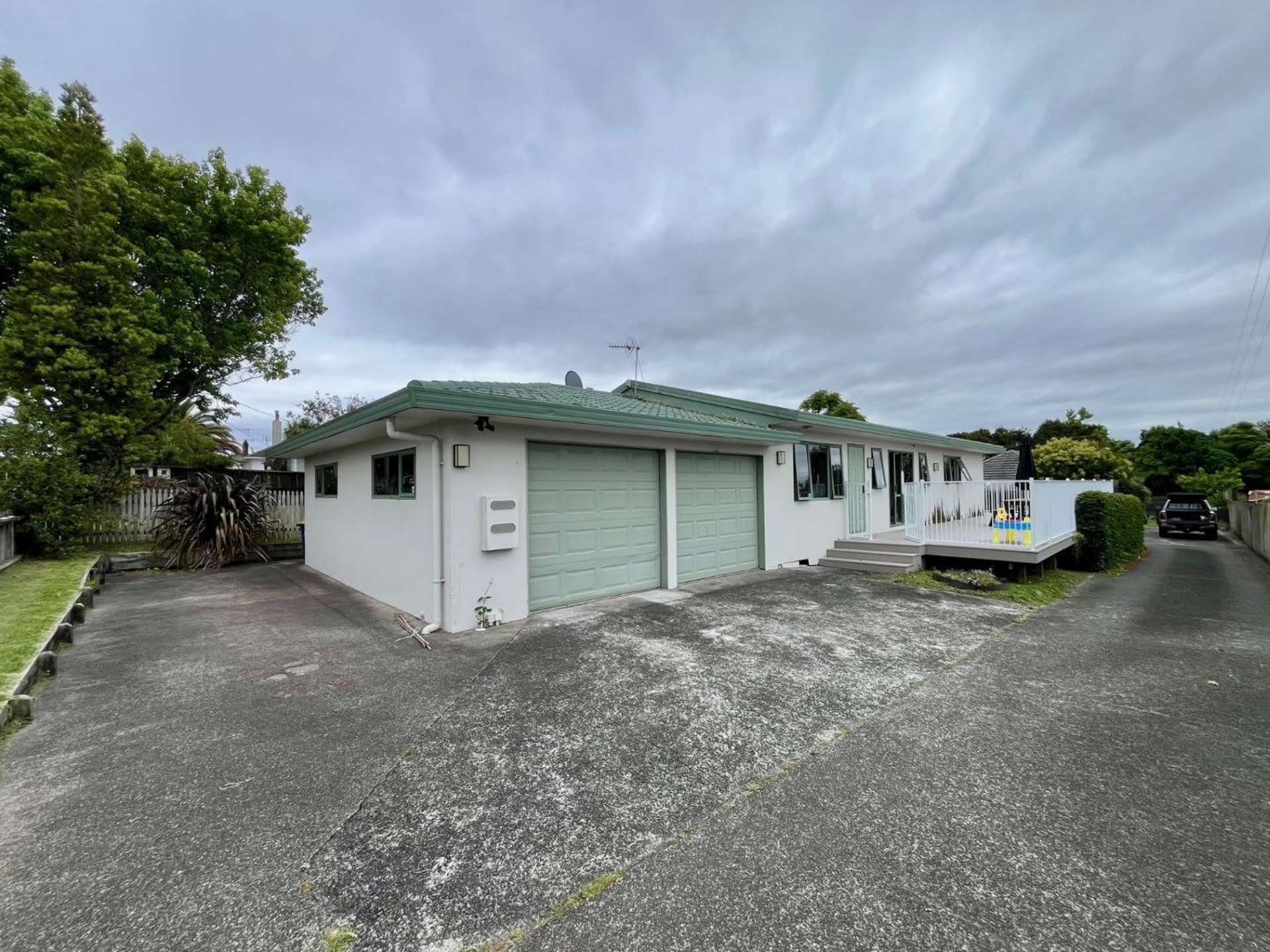 A/12 Grainger Road Te Atatu South_0