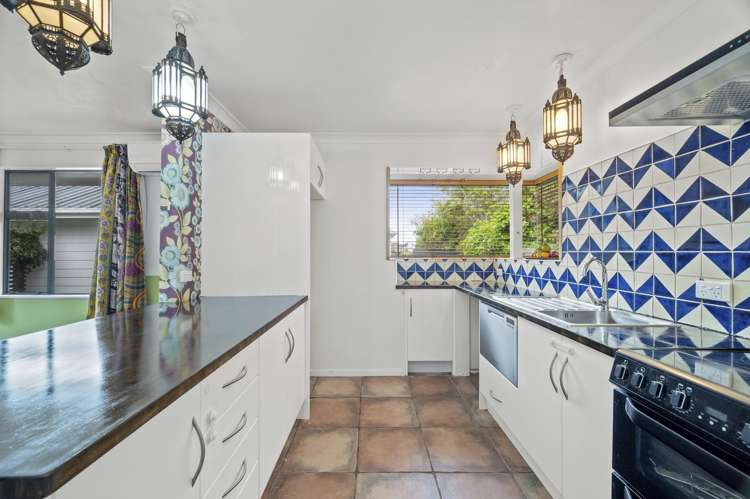 8B Holland Street Glenholme_6