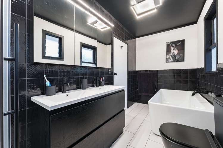 16 Thornlow Street Glendene_9