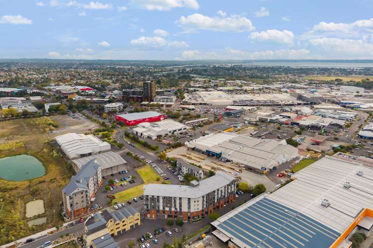 5E/10 Crown Lynn Place New Lynn_29