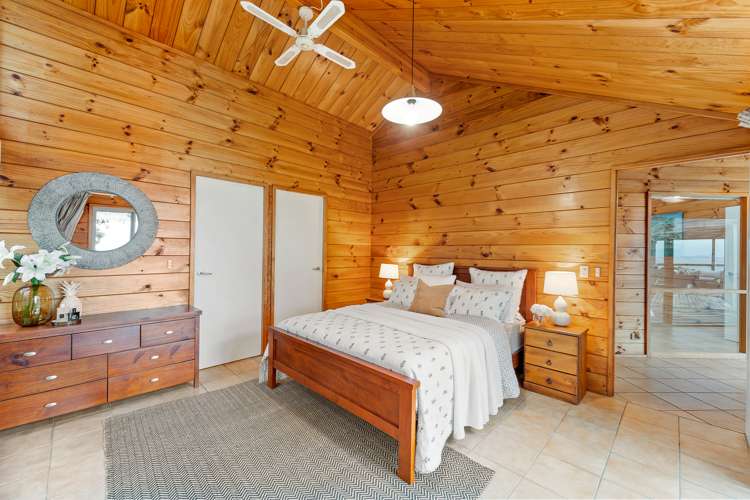 38 Pacific Parade Army Bay_9