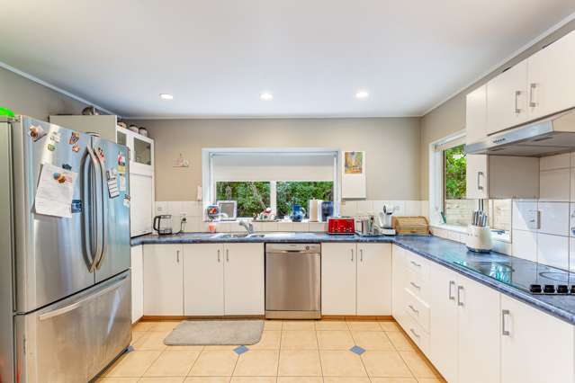 21a Woodfern Crescent Titirangi_4