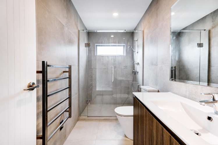 2 Meritage Lane Te Atatu South_13