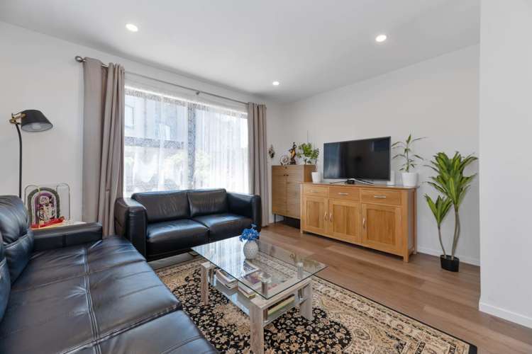 2 Selo Street Glen Eden_10