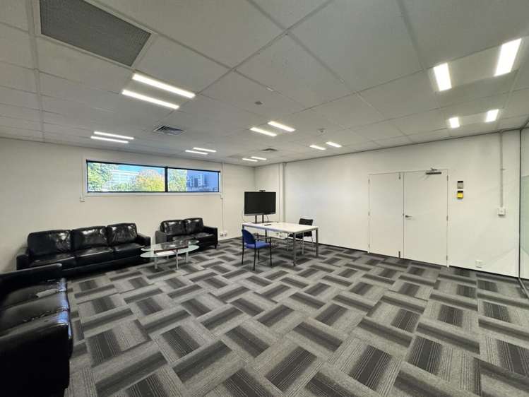 4/1 Show Place Addington_8