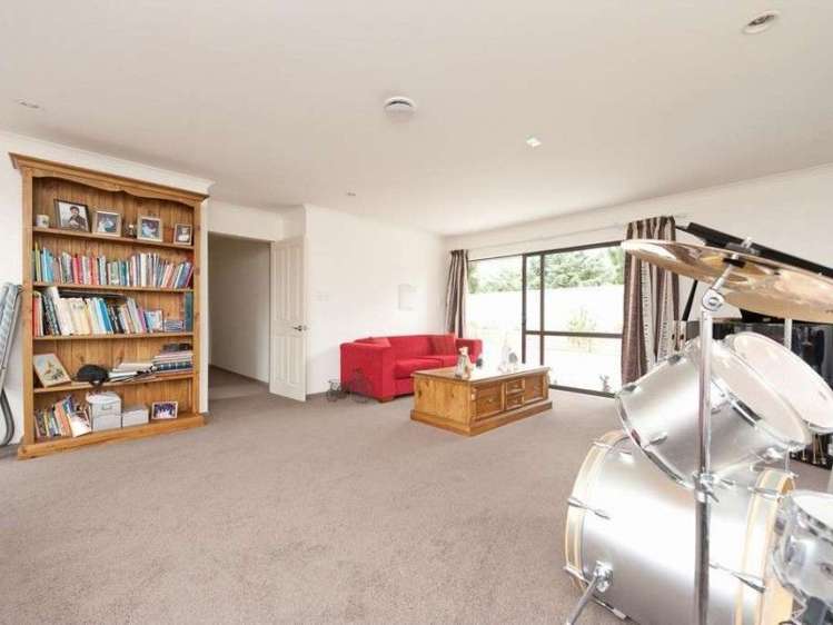 166 No 2 Line Okoia_11