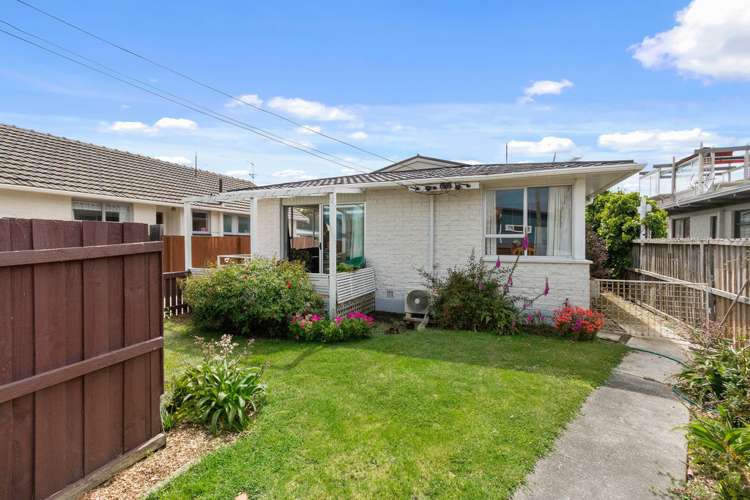 2/91a Rocking Horse Road Southshore_11