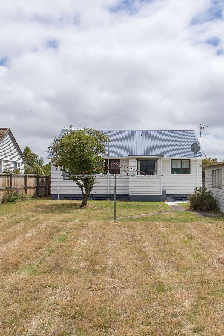 19 Avro Crescent Hornby_12