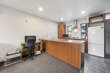 67/42 Holly Street_3