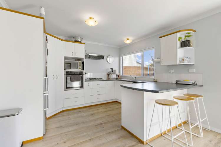 4 Rene Way Huntington_3